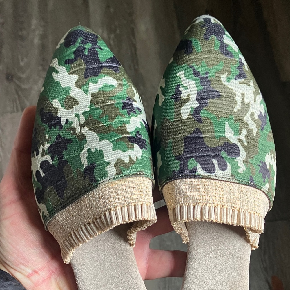 Charleston Shoe Company Blakely Camouflage Mules - Picture 12 of 17